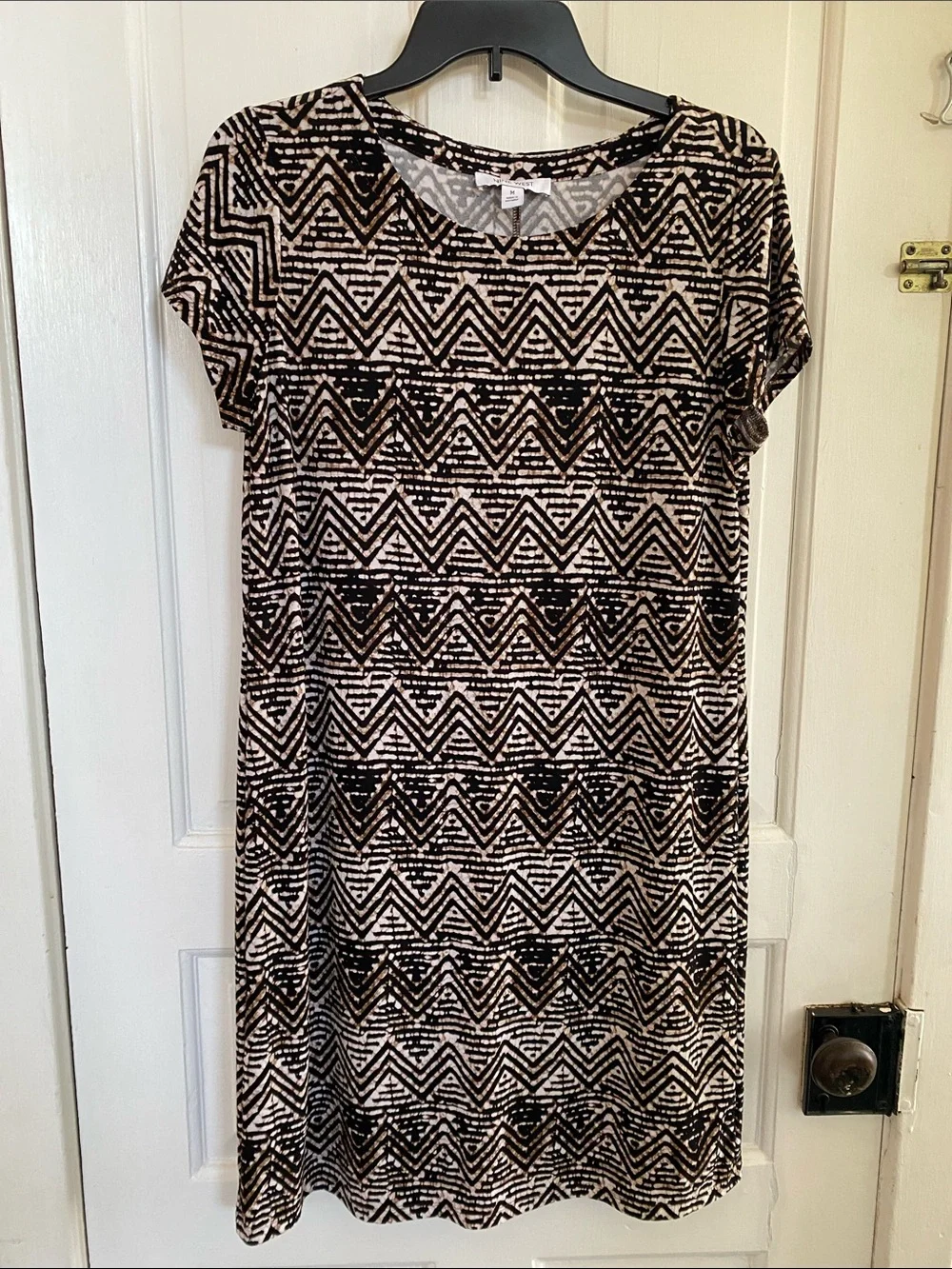 Nine West Black Brown and Cream Colored Zig Zag T-Shirt Style Dress Size Medium